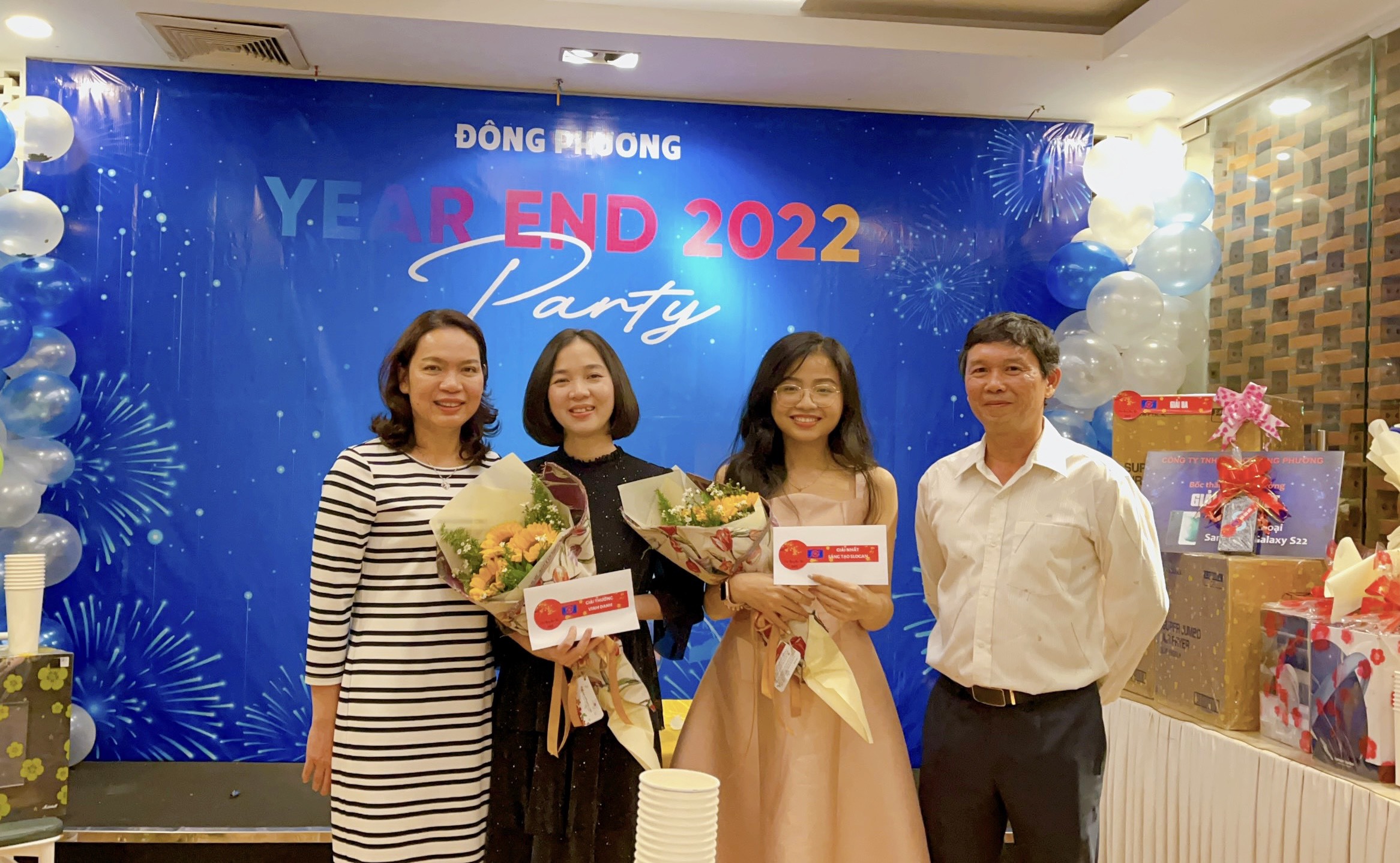 Vinh danh Giải thưởng c&aacute; nh&acirc;n đ&oacute;ng g&oacute;p xuất sắc trong việc chuyển đổi số v&agrave; Giải nhất cuộc thi s&aacute;ng t&aacute;c Slogan